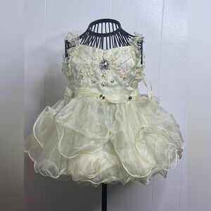 Little girl dress/ pageant dress/ cupcake dress/ yellow dress/ formal